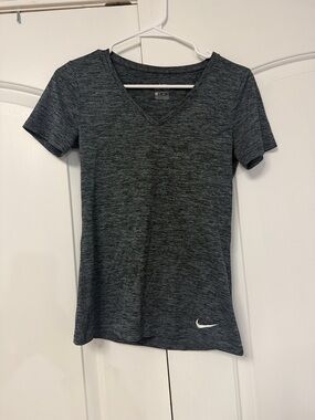 Nike Women's Charcoal Heather V-Neck Short Sleeve Tee
